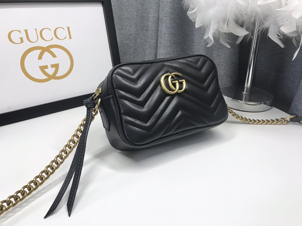 激安グッチバッグコピー背面デザイン